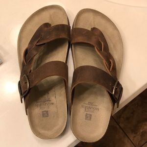 White Mountain sandals